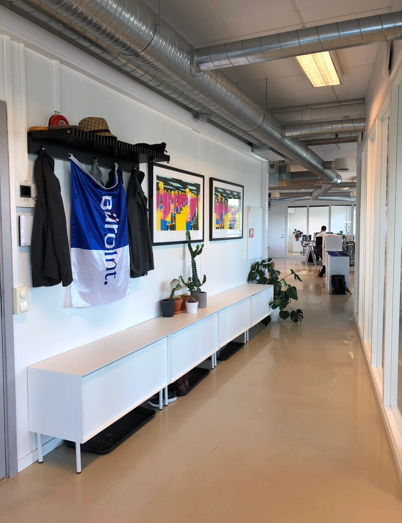 Int. Office