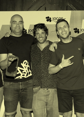 Adriano, Daniel and Bruno with a CCP Award